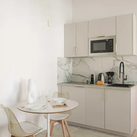 1bdr 3p Flat - Balcony - In The Heart Of *