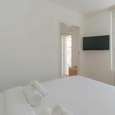 1bdr 3p Flat - Balcony - In The Heart Of Apartment *